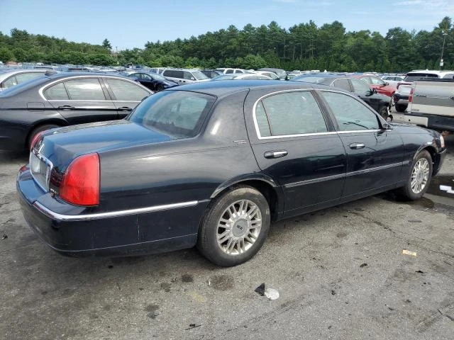 Photo 2 VIN: 2LNBL8CV6BX752095 - LINCOLN TOWN CAR S 