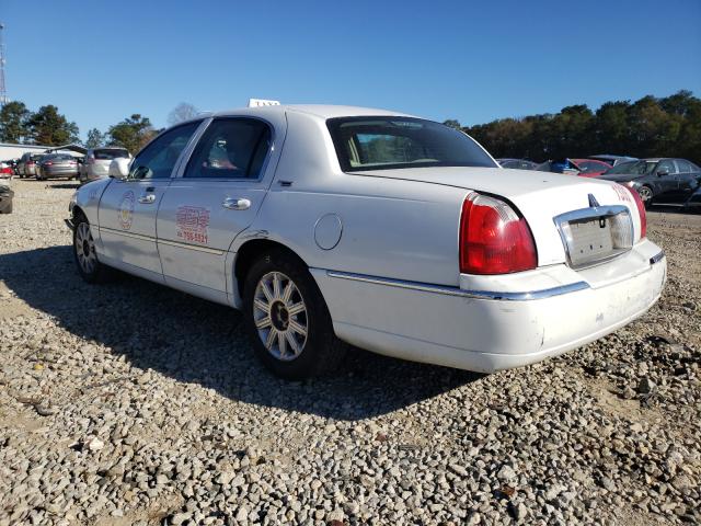 Photo 2 VIN: 2LNBL8CV6BX756146 - LINCOLN TOWN CAR S 