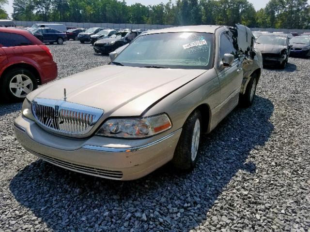 Photo 1 VIN: 2LNBL8CV6BX756261 - LINCOLN TOWN CAR S 