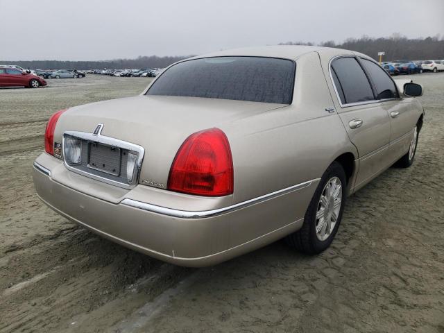 Photo 3 VIN: 2LNBL8CV6BX757782 - LINCOLN TOWN CAR S 