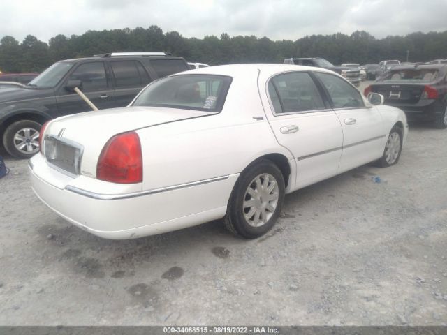 Photo 3 VIN: 2LNBL8CV6BX760777 - LINCOLN TOWN CAR 