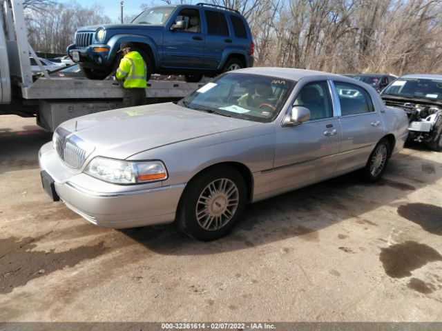 Photo 1 VIN: 2LNBL8CV7AX610997 - LINCOLN TOWN CAR 