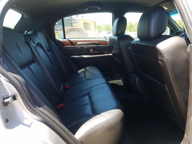 Photo 5 VIN: 2LNBL8CV7AX618727 - LINCOLN TOWN CAR S 