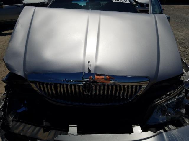 Photo 6 VIN: 2LNBL8CV7AX618727 - LINCOLN TOWN CAR S 