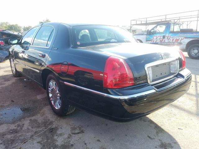 Photo 2 VIN: 2LNBL8CV7AX629503 - LINCOLN TOWN CAR S 