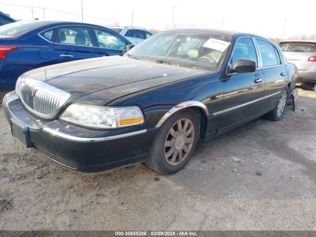 Photo 1 VIN: 2LNBL8CV7AX750015 - LINCOLN TOWN CAR 