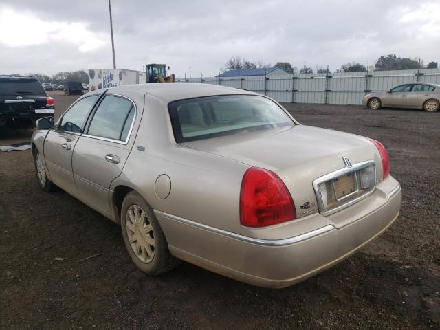 Photo 2 VIN: 2LNBL8CV7BX751330 - LINCOLN TOWN CAR S 