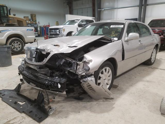 Photo 1 VIN: 2LNBL8CV8AX752467 - LINCOLN TOWN CAR S 