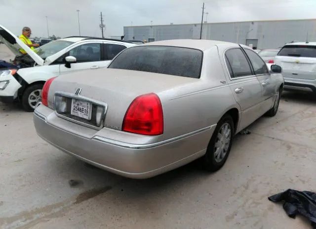 Photo 3 VIN: 2LNBL8CV8BX752194 - LINCOLN TOWN CAR 