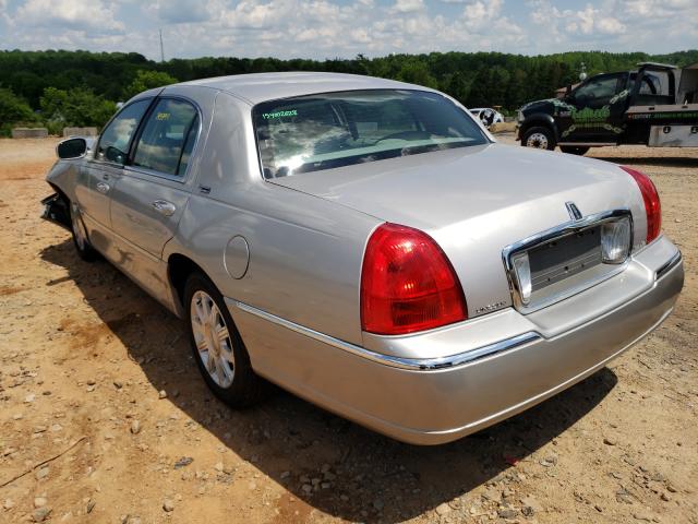 Photo 2 VIN: 2LNBL8CV8BX754768 - LINCOLN TOWN CAR S 