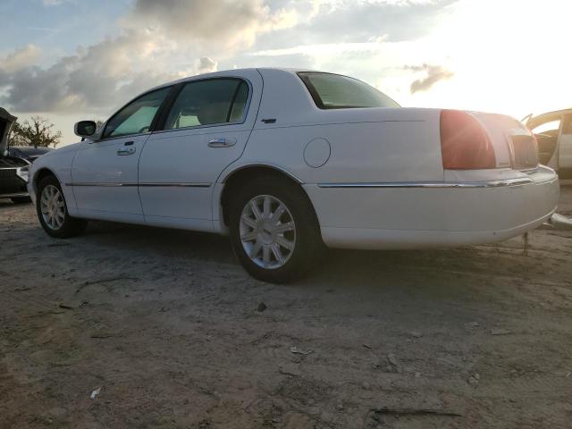 Photo 1 VIN: 2LNBL8CV8BX755130 - LINCOLN TOWN CAR S 