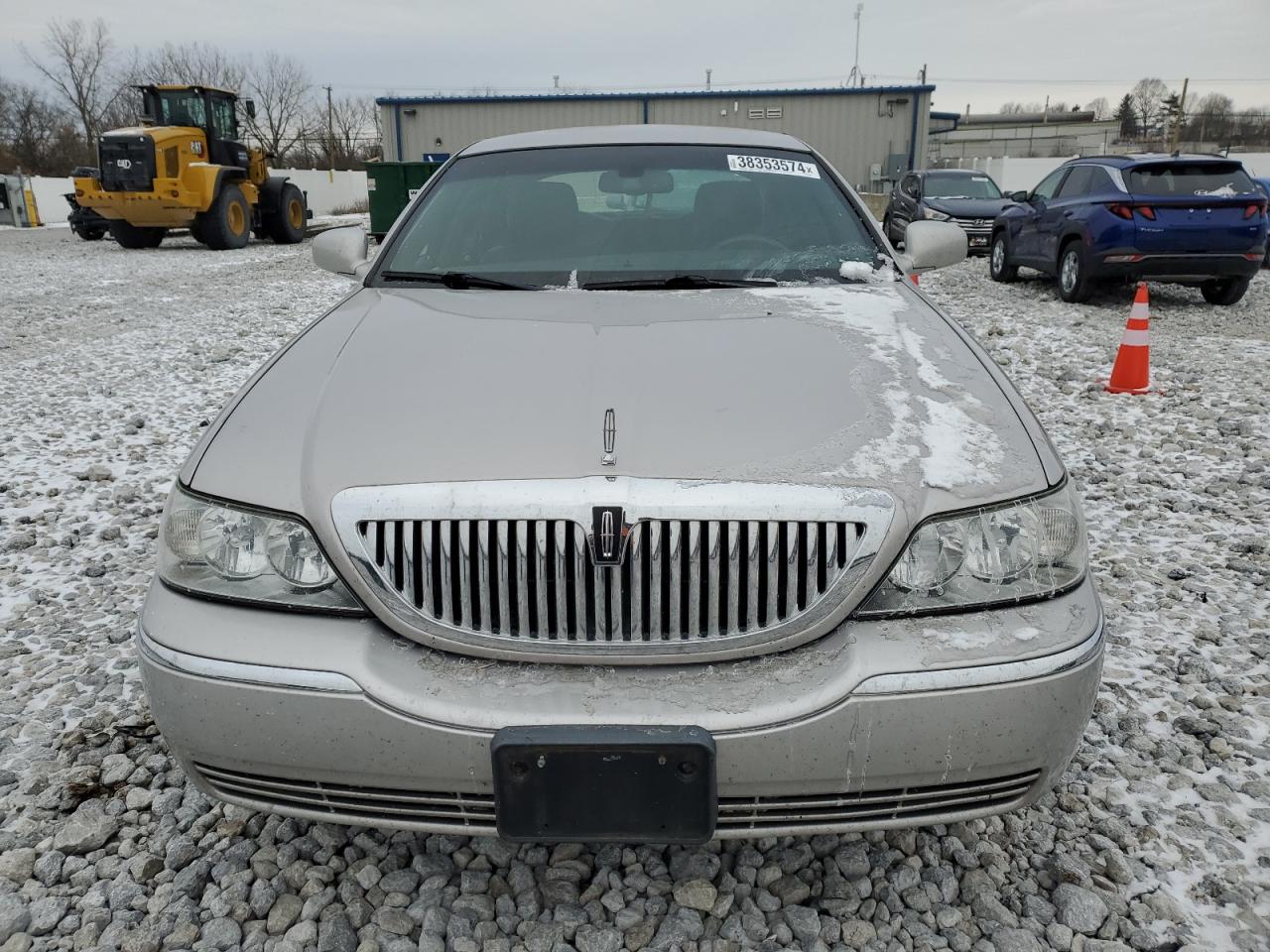 Photo 4 VIN: 2LNBL8CV8BX756097 - LINCOLN TOWN CAR 