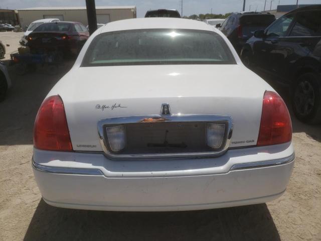 Photo 5 VIN: 2LNBL8CV8BX758609 - LINCOLN TOWN CAR S 