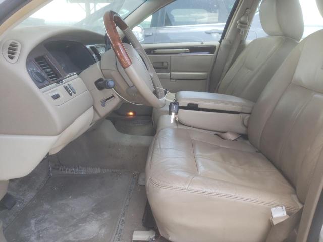 Photo 6 VIN: 2LNBL8CV8BX758609 - LINCOLN TOWN CAR S 