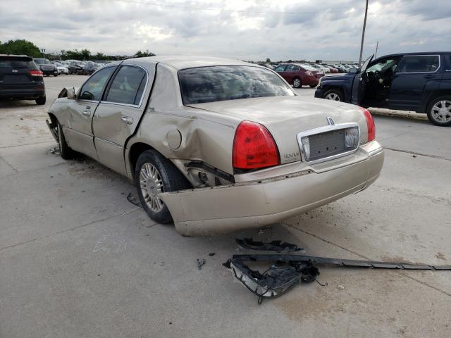 Photo 2 VIN: 2LNBL8CV8BX761252 - LINCOLN TOWN CAR S 