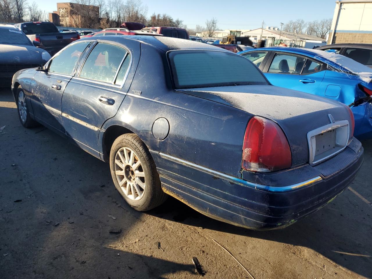 Photo 1 VIN: 2LNBL8CV8BX763924 - LINCOLN TOWN CAR 