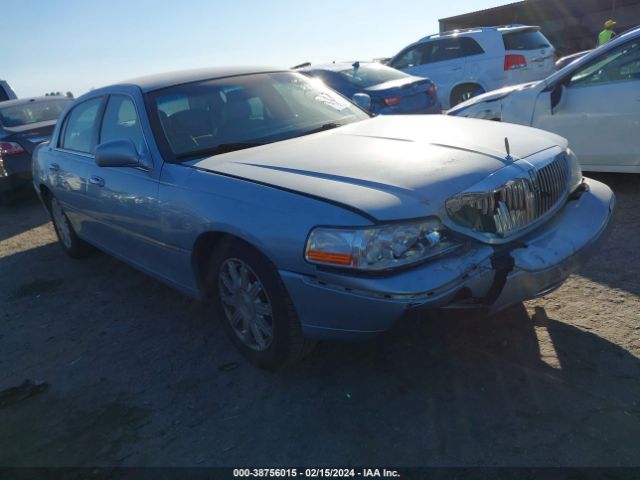 Photo 0 VIN: 2LNBL8CV9AX616722 - LINCOLN TOWN CAR 