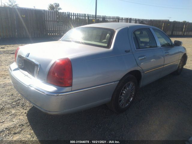 Photo 3 VIN: 2LNBL8CV9AX618633 - LINCOLN TOWN CAR 