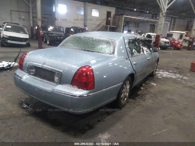 Photo 3 VIN: 2LNBL8CV9AX628062 - LINCOLN TOWN CAR 