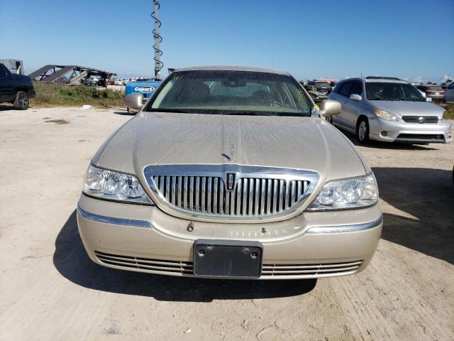 Photo 8 VIN: 2LNBL8CV9AX629485 - LINCOLN TOWN CAR S 