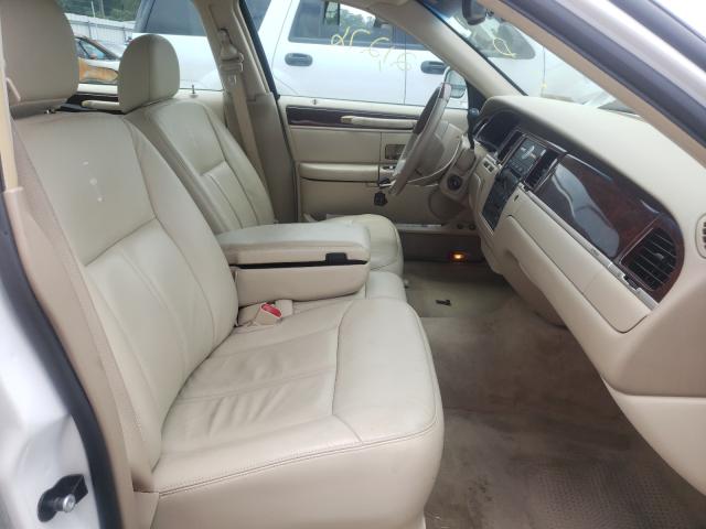 Photo 4 VIN: 2LNBL8CV9AX629518 - LINCOLN TOWN CAR S 