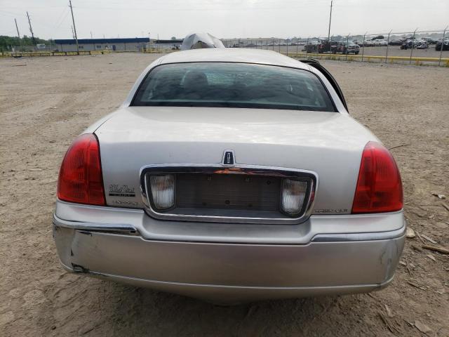 Photo 5 VIN: 2LNBL8CV9AX631656 - LINCOLN TOWNCAR 