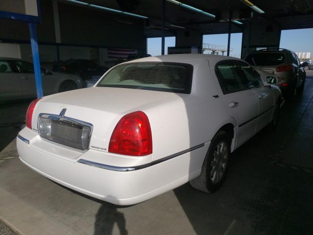 Photo 3 VIN: 2LNBL8CV9AX752302 - LINCOLN TOWN 