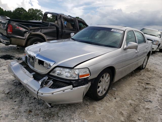 Photo 1 VIN: 2LNBL8CV9BX750499 - LINCOLN TOWN CAR S 