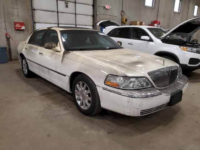 Photo 3 VIN: 2LNBL8CV9BX751538 - LINCOLN TOWNCAR 