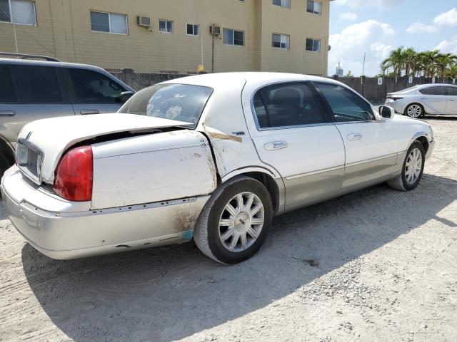 Photo 2 VIN: 2LNBL8CV9BX755296 - LINCOLN TOWN CAR S 