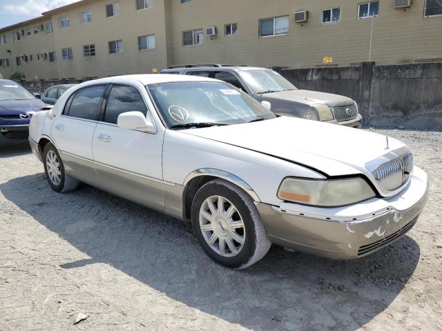 Photo 3 VIN: 2LNBL8CV9BX755296 - LINCOLN TOWN CAR S 