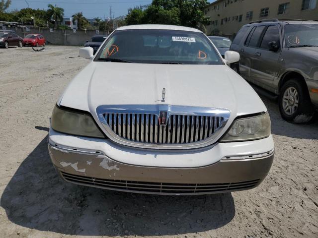 Photo 4 VIN: 2LNBL8CV9BX755296 - LINCOLN TOWN CAR S 