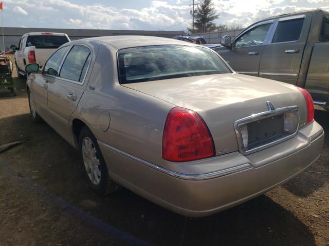 Photo 2 VIN: 2LNBL8CV9BX756089 - LINCOLN TOWN CAR S 