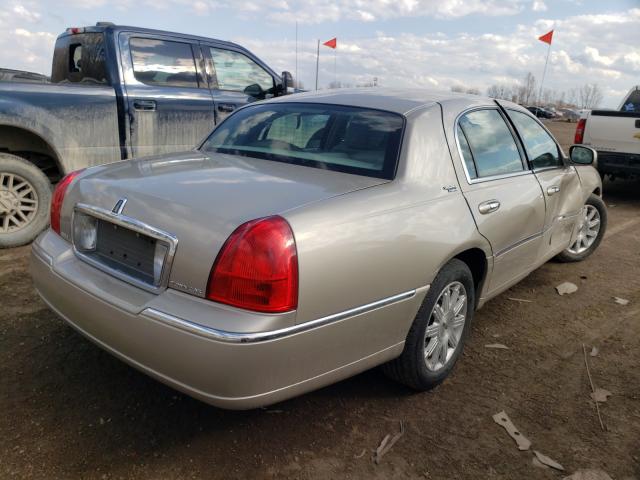 Photo 3 VIN: 2LNBL8CV9BX756089 - LINCOLN TOWN CAR S 