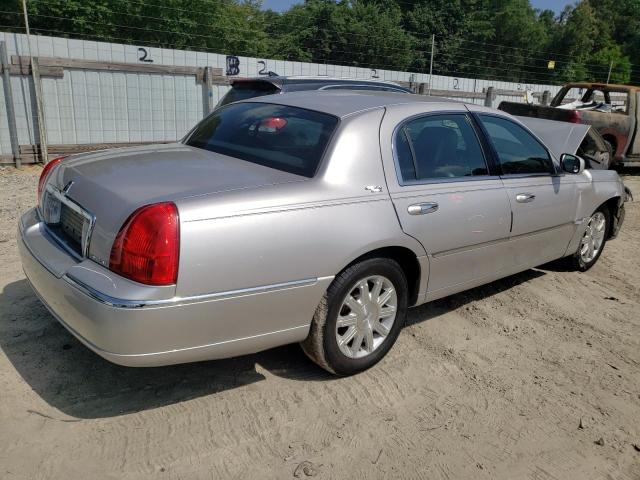 Photo 2 VIN: 2LNBL8CV9BX756108 - LINCOLN TOWN CAR S 