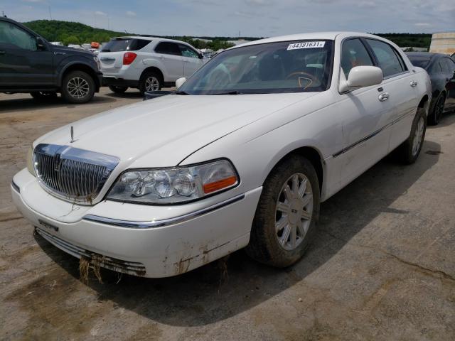 Photo 1 VIN: 2LNBL8CV9BX757288 - LINCOLN TOWN CAR S 