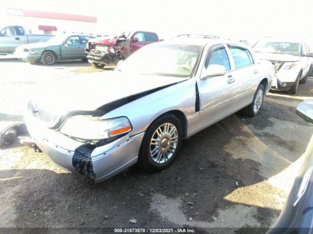 Photo 1 VIN: 2LNBL8CV9BX757419 - LINCOLN TOWN CAR 