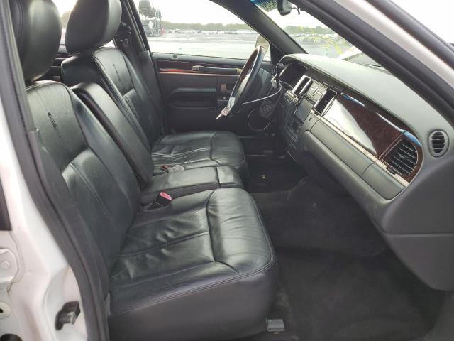 Photo 6 VIN: 2LNBL8CV9BX759350 - LINCOLN TOWN CAR S 