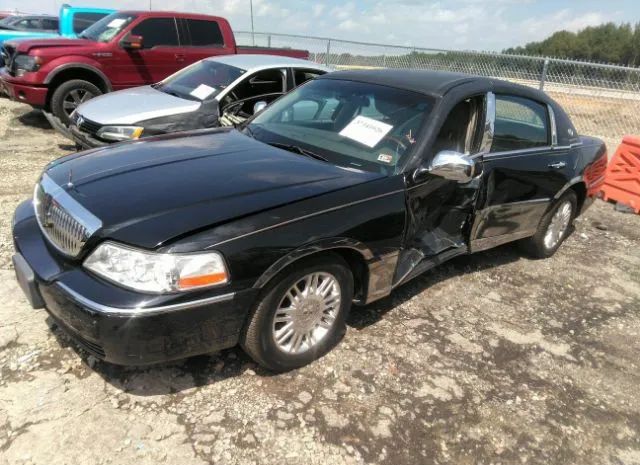 Photo 1 VIN: 2LNBL8CV9BX762121 - LINCOLN TOWN CAR 