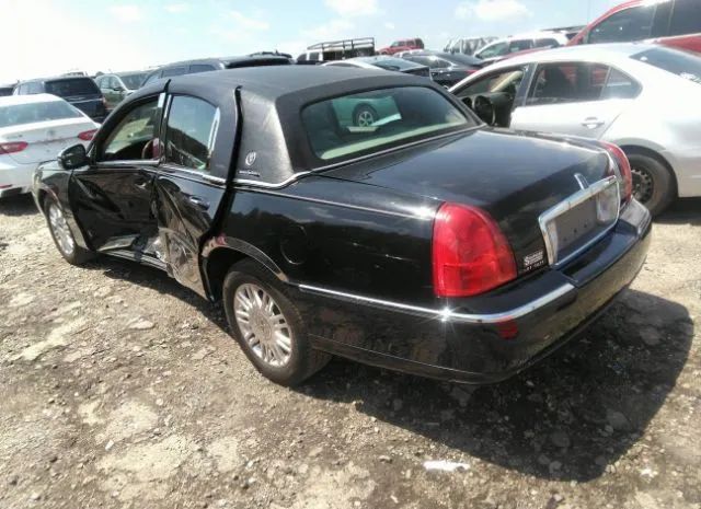 Photo 2 VIN: 2LNBL8CV9BX762121 - LINCOLN TOWN CAR 