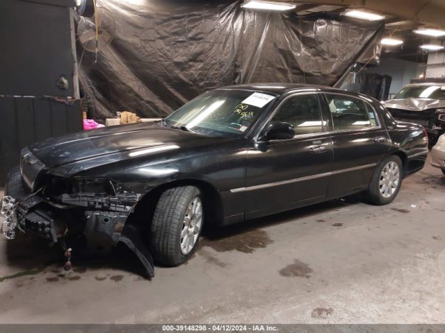 Photo 1 VIN: 2LNBL8CV9BX764936 - LINCOLN TOWN CAR 