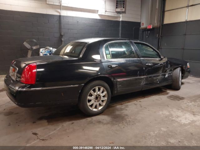 Photo 3 VIN: 2LNBL8CV9BX764936 - LINCOLN TOWN CAR 