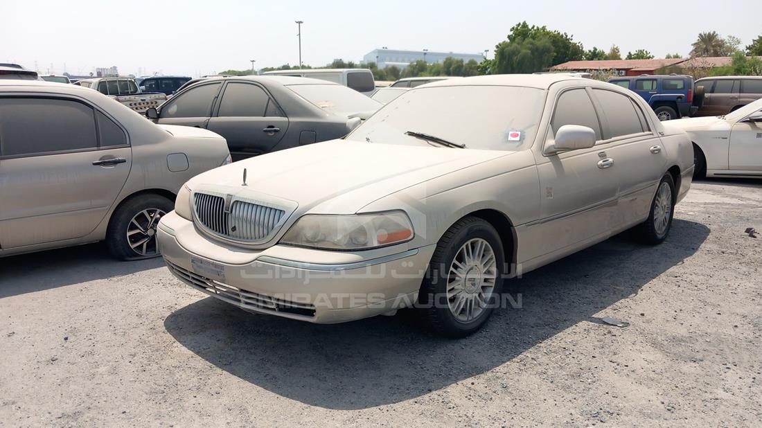 Photo 5 VIN: 2LNBL8CV9BX766203 - LINCOLN TOWN 