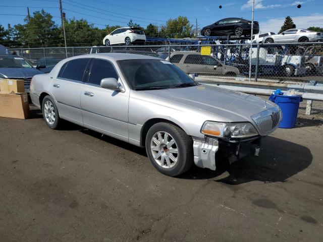 Photo 3 VIN: 2LNBL8CVXAX752941 - LINCOLN TOWN CAR S 