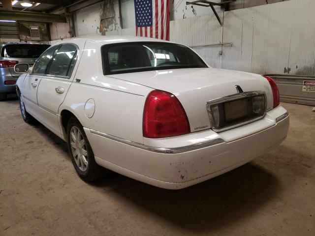 Photo 2 VIN: 2LNBL8CVXBX757087 - LINCOLN TOWN CAR S 