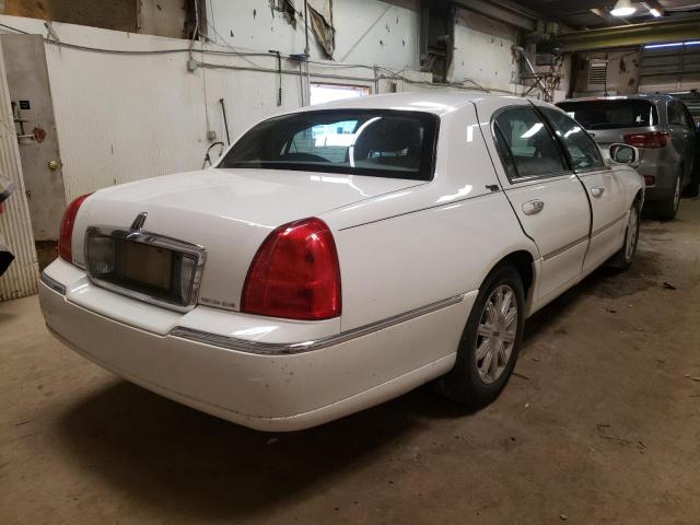 Photo 3 VIN: 2LNBL8CVXBX757087 - LINCOLN TOWN CAR S 