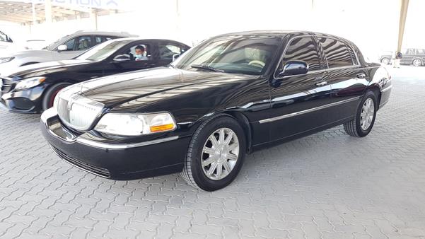 Photo 5 VIN: 2LNBL8CVXBX764248 - LINCOLN TOWN 