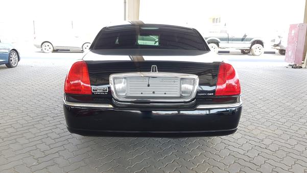 Photo 7 VIN: 2LNBL8CVXBX764248 - LINCOLN TOWN 