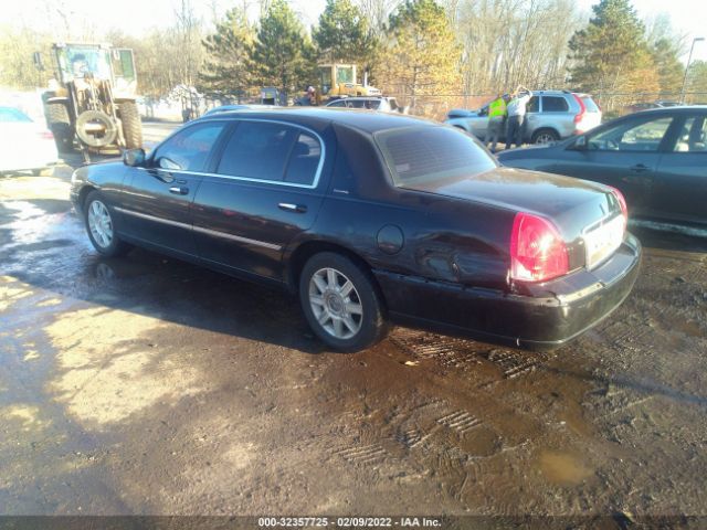 Photo 2 VIN: 2LNBL8EV0AX616606 - LINCOLN TOWN CAR 