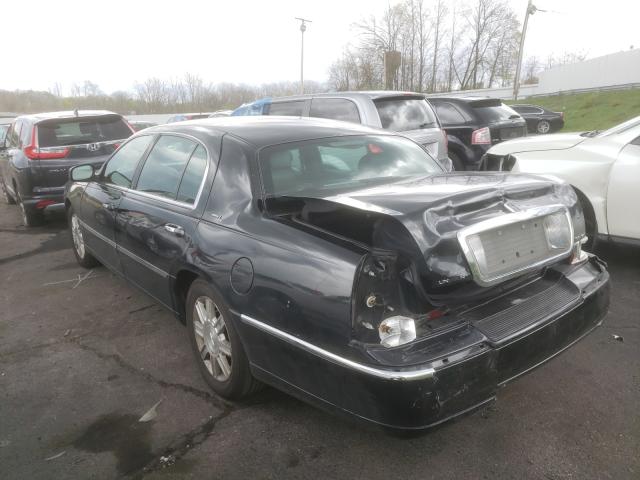 Photo 2 VIN: 2LNBL8EV0BX761758 - LINCOLN TOWN CAR 